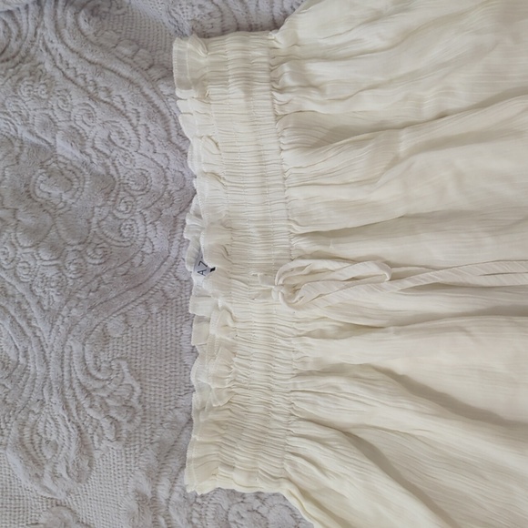 White mini skirt - Picture 2 of 3